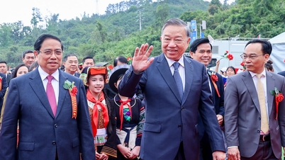 De secretaris-generaal en de premier woonden de ceremonie bij voor de eerste steenlegging van de Dong Dang basisschool en middelbare school met internaat in de provincie Lang Son.