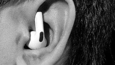 Φορώντας τα AirPods με έναν ασυνήθιστο τρόπο, η τεχνητή νοημοσύνη έγνεψε καταφατικά, αλλά έκανε εντελώς λάθος.