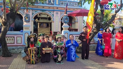 Festival "Pagoda Ba - Kota Pelabuhan Air Asin" di Gia Lai