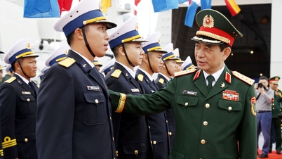 Los ministros de Defensa de Vietnam y China asistieron a la ceremonia de lanzamiento de una patrulla naval conjunta.