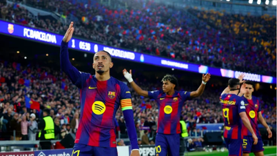 Raphinha dan Lewandowski sama-sama mencetak dua gol saat Barcelona menghancurkan Newcastle 7-2 di Liga Champions.