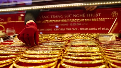 Gold prices have dropped by more than 10 million VND; will they fall back to 160 million VND per tael?