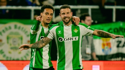 Antony ayuda al Betis a avanzar, el Aston Villa elimina al Lille de la Europa League.