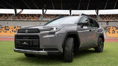 Uma análise mais detalhada do Toyota RAV4 2026, com preço inicial acima de 950 milhões de VND, no Sudeste Asiático.