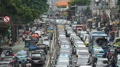 Die Ölpreise steigen rasant, die Angst vor Treibstoffknappheit überschattet die indonesische Urlaubssaison.