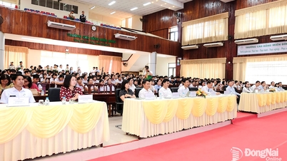 Ruim 300 leerlingen uit de wijken Binh Phuoc en Dong Xoai namen deel aan activiteiten gericht op loopbaanoriëntatie.