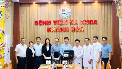 មន្ទីរពេទ្យទូទៅ Khanh Hoa ទទួលបានអំណោយជាឧបករណ៍វាស់សំឡេងសុទ្ធមួយ។