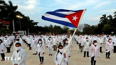 Des médecins cubains apportent un soutien médical à des centaines de milliers de patients mexicains.