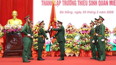 Da Nang mendirikan Sekolah Kadet Wilayah Tengah, dengan kelas dimulai pada awal September.