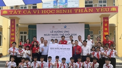A Vietnami Vöröskereszt Központi Bizottsága a vízkészletek védelmének üzenetét terjeszti.