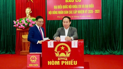 Sentrale ledere i Hai Phong by ble valgt til folkerådet med et svært høyt antall stemmer.