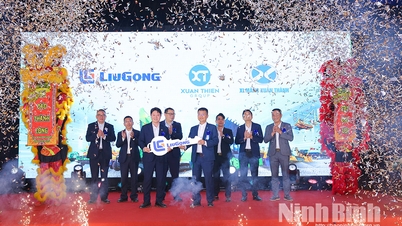 ក្រុមហ៊ុន Xuan Thien Group និង LiuGong ដាក់ពង្រាយកងនាវាម៉ូតូសំណង់អគ្គិសនី 100% ដំបូងគេនៅប្រទេសវៀតណាម។