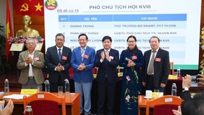 O Sr. Le Quoc Doanh continuará a ocupar o cargo de Presidente da Associação de Horticultura do Vietname pelo oitavo mandato.