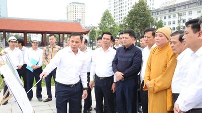 De provinciale partijsecretaris Nguyen Hong Thai inspecteert de voortgang van het infrastructuurproject en de bijbehorende werkzaamheden voor het Van Mieu Park.