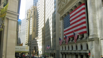 Saham-saham AS terguncang akibat kenaikan harga minyak.