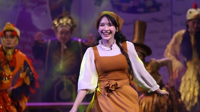 El grupo de teatro juvenil ofrece una versión novedosa del cuento de Cenicienta.