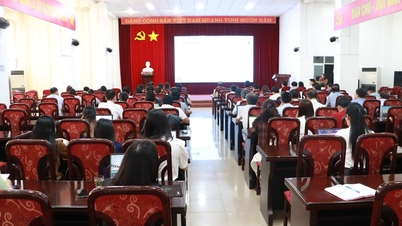 Conférence de formation sur la transformation numérique centrée sur l'humain dans la province de Lai Chau : de l'état d'esprit à l'action.