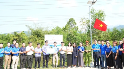 ពិធីសម្ពោធគម្រោង "ពន្លឺនៃជំនឿ - ពណ៌ភ្លឺចែងចាំងនៃទង់ជាតិ"