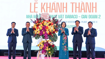La vicepresidenta de la Asamblea Nacional, Nguyen Thi Thanh, asistió a la ceremonia de inauguración de la segunda fase de la fábrica de aceite vegetal.