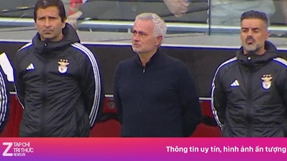 Mourinho sírt.