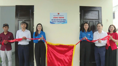 Barrio Dong Hoi: Actividades animadas para celebrar el aniversario de la fundación de la Unión de la Juventud Comunista Ho Chi Minh.