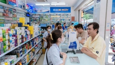 Long Chau stabilizează în mod proactiv prețurile și asigură aprovizionarea cu medicamente esențiale și produse medicale.