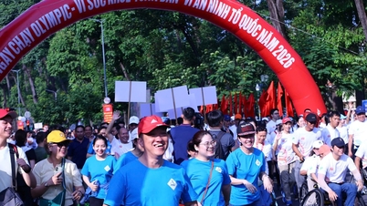 Συναρπαστικός Ολυμπιακός Αγώνας Δρόμου για την Ημέρα Δημόσιας Υγείας στην πόλη Χο Τσι Μινχ