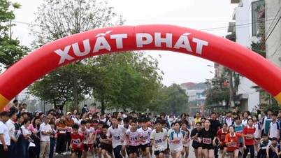 Distrik Tung Thien: Lari Olimpiade Meriah untuk Hari Kesehatan Masyarakat