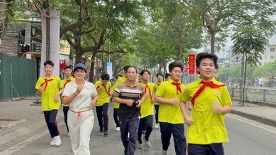 Khuong Dinh-distriktet: 500 personer deltar i Olympic Run for Public Health.