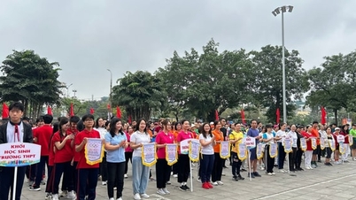 Distrito de Tuong Mai: Casi 1.500 atletas participan en la Jornada de Carrera Olímpica.
