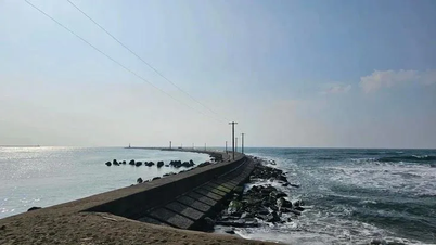 Search continues for 3 Vietnamese workers swept away by waves in Japan.
