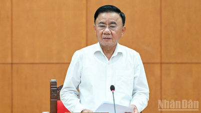 Le Politburo a publié la conclusion n° 14-KL/TW sur la garantie d'un approvisionnement et de prix stables en carburant dans la nouvelle situation.