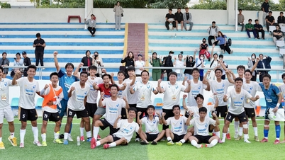 Aplausos merecidos para a Universidade Industrial da Cidade de Ho Chi Minh.