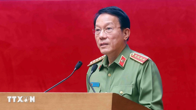 De jeugdvereniging van het ministerie van Openbare Veiligheid ontvangt de Orde van Nationale Defensie, Eerste Klasse.