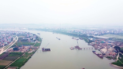 État d'avancement des travaux du pont Hoai Thuong sur la rivière Duong, sur la route périphérique 4 de la région de la capitale.