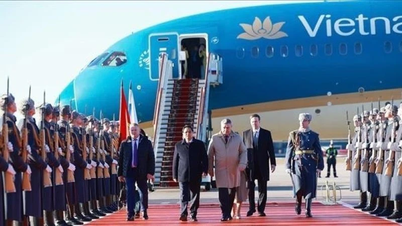 El primer ministro Pham Minh Chinh llegó a Moscú para iniciar su visita oficial a la Federación Rusa.