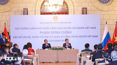 Prim-ministrul Pham Minh Chinh se întâlnește cu comunitatea vietnameză din Federația Rusă.