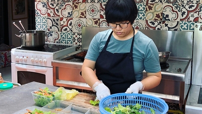 Bekendmaking van de 12 kernwaarden van de Vietnamese bedrijfscultuur.