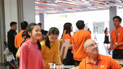 2,000 students in Da Nang enthusiastically experience the STEM 'creative museum'.
