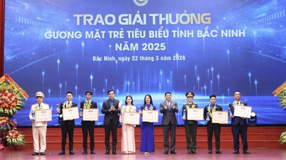Hoa Minzy is one of the 10 outstanding young people of Bac Ninh province in 2025.