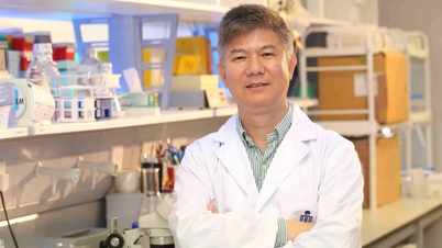 Hong Kong processa ex-professor por aceitar subornos.