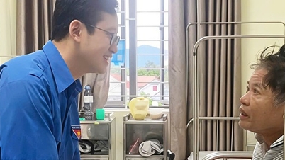 その若い男性医師は、メスを操るだけでなく、草の根レベルで運動を存続させている。