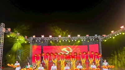 बो डे वार्ड ने सफल चुनाव का जश्न मनाने के लिए "राष्ट्रीय महोत्सव - पार्टी को अर्पित आस्था" शीर्षक से एक कला प्रदर्शन का आयोजन किया।
