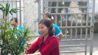 A secretária do partido "pratica o que prega", dedicando-se de corpo e alma à construção de uma área residencial civilizada.