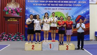 Ceremonia de clausura del torneo de pickleball en conmemoración del 95.º aniversario de la Unión de Jóvenes Comunistas Ho Chi Minh y del 80.º aniversario del Día del Deporte Vietnamita.