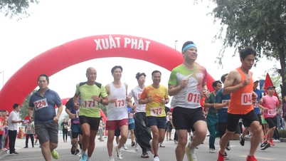 A Dinh Cong kerület elindítja az olimpiai futónapot a közegészségügyért - A nemzetbiztonságért