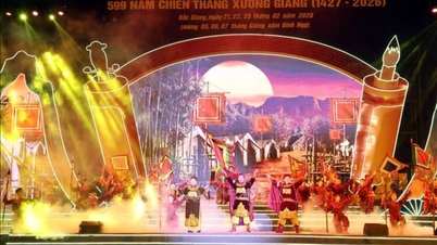 Culture as a guiding light: Honoring cultural values ​​and promoting heritage through traditional festivals.