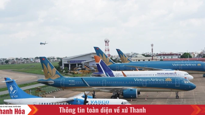 With over 60 flights per day between Hanoi and Ho Chi Minh City, the trend of booking tickets online is increasing sharply.