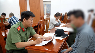 Politiet i Ho Chi Minh-byen mottar 34 vietnamesiske statsborgere som er deportert fra USA.