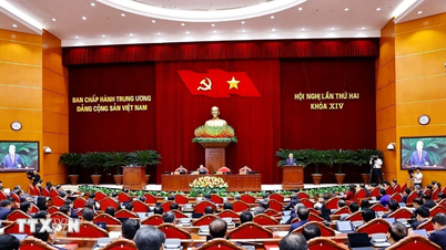 Siaran pers pada hari pertama Sidang Pleno ke-2 Komite Sentral ke-14.